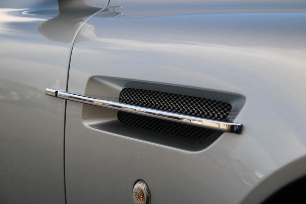 Aston Martin DB9 2006