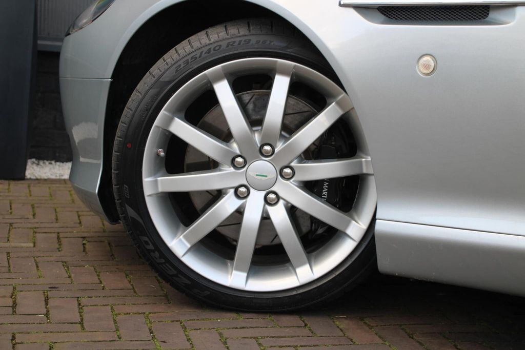 Aston Martin DB9 2006