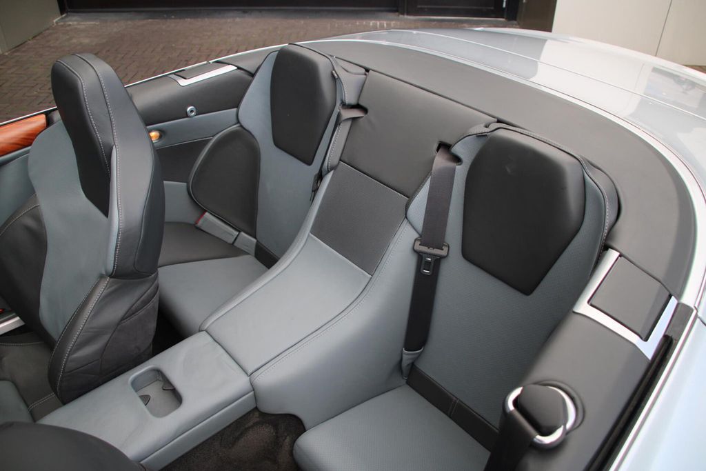 Aston Martin DB9 2006