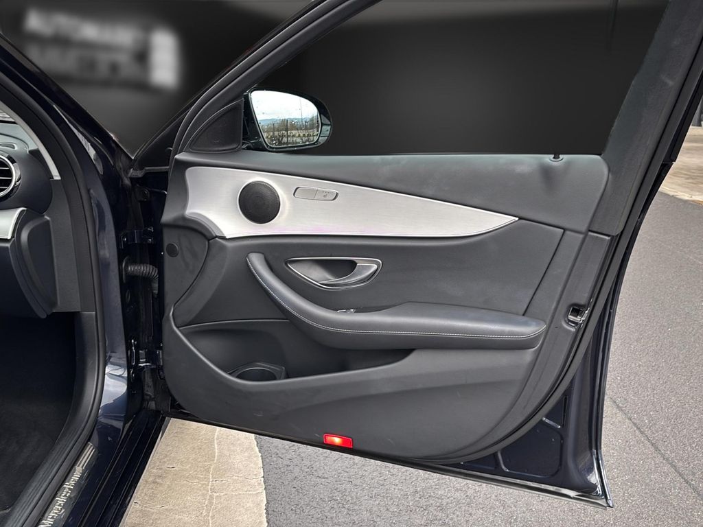 Mercedes-Benz E 300 2021