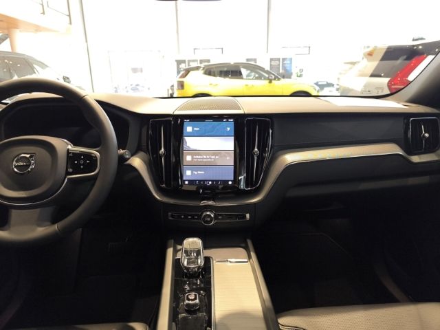 Volvo XC60 2025