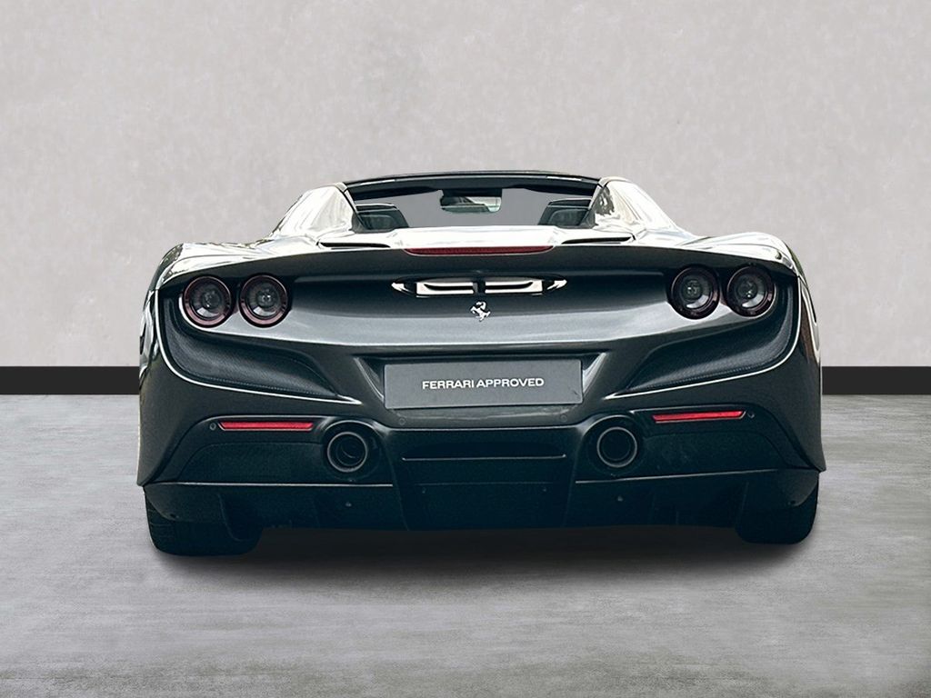 Ferrari F8 2021