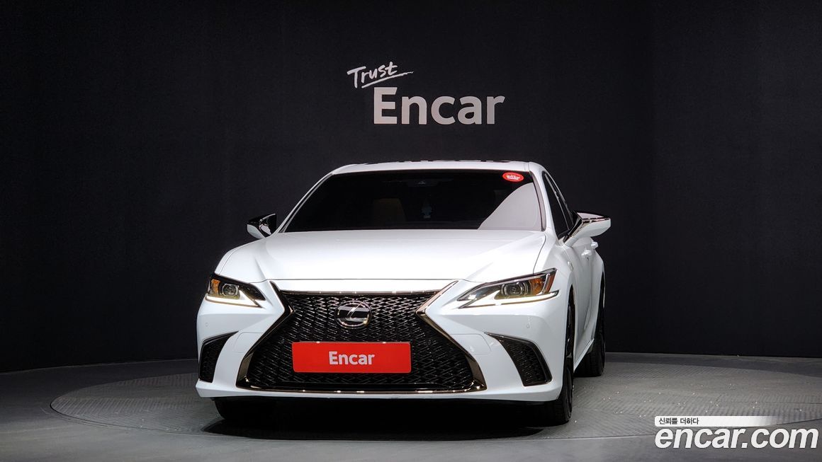 Lexus ES 2024
