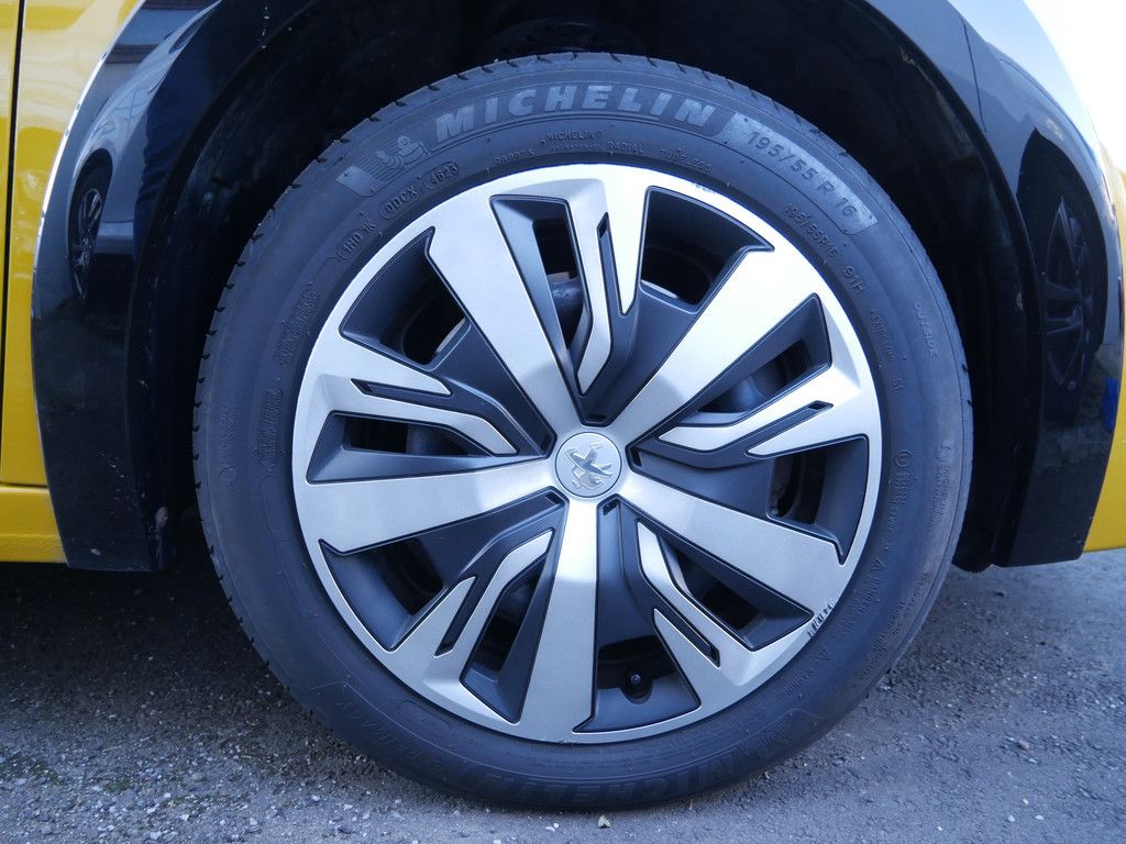 Peugeot e-208 2020