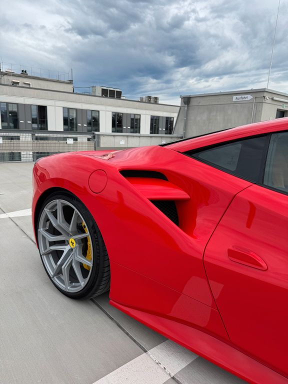 Ferrari 488 GTB 2016