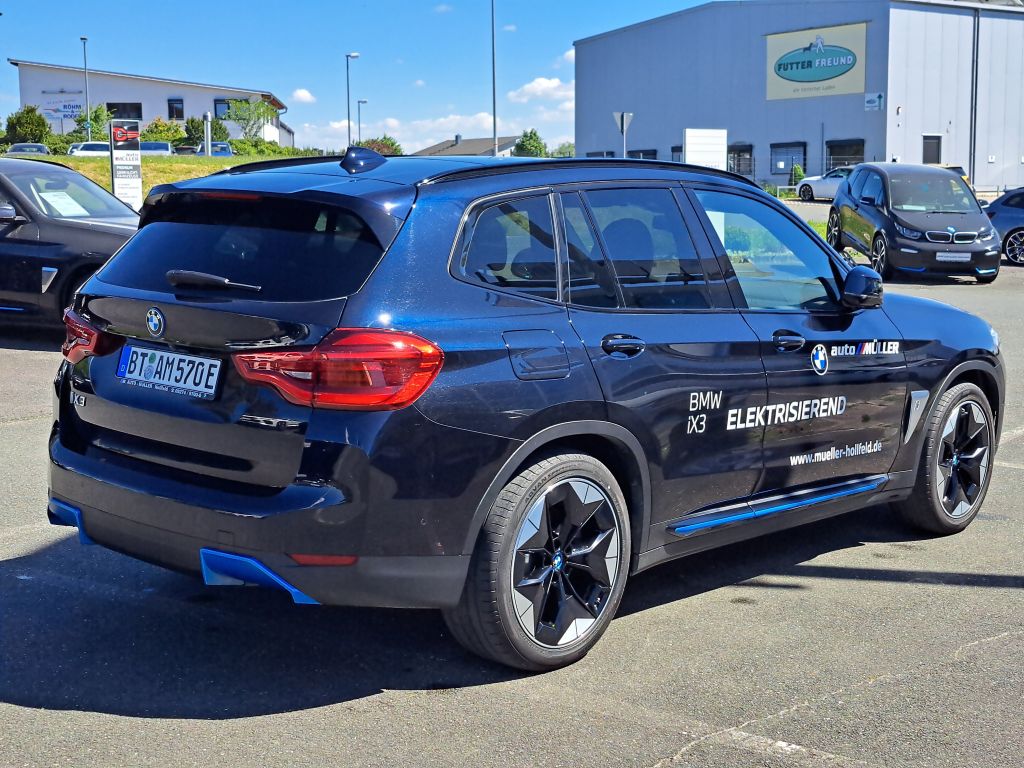 BMW iX3 2021