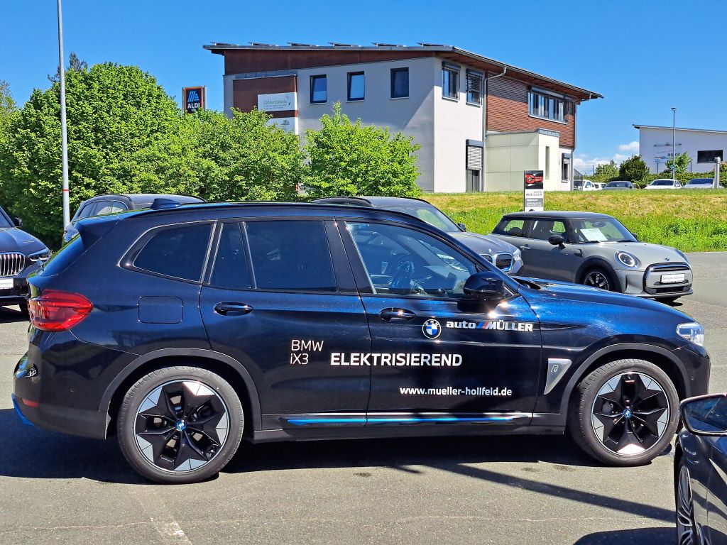 BMW iX3 2021