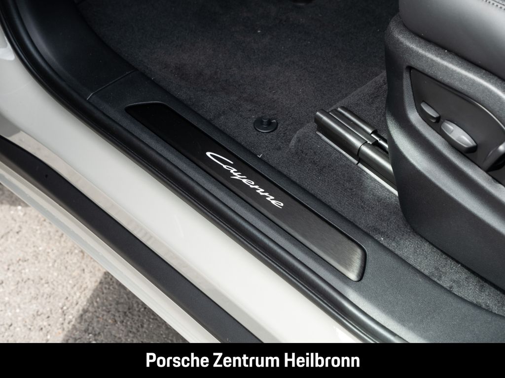 Porsche Cayenne 2025