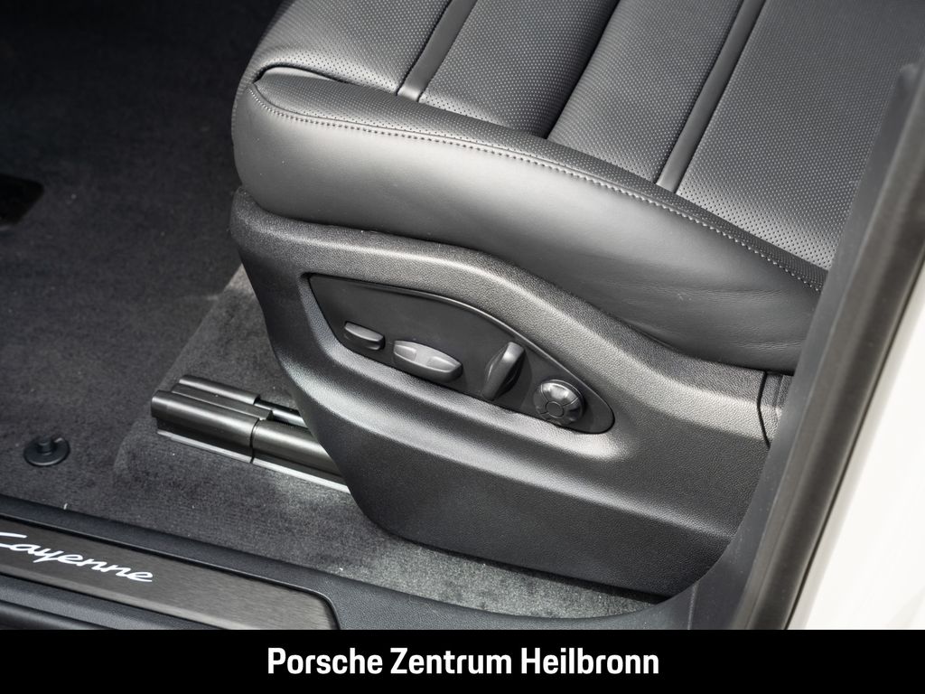 Porsche Cayenne 2025