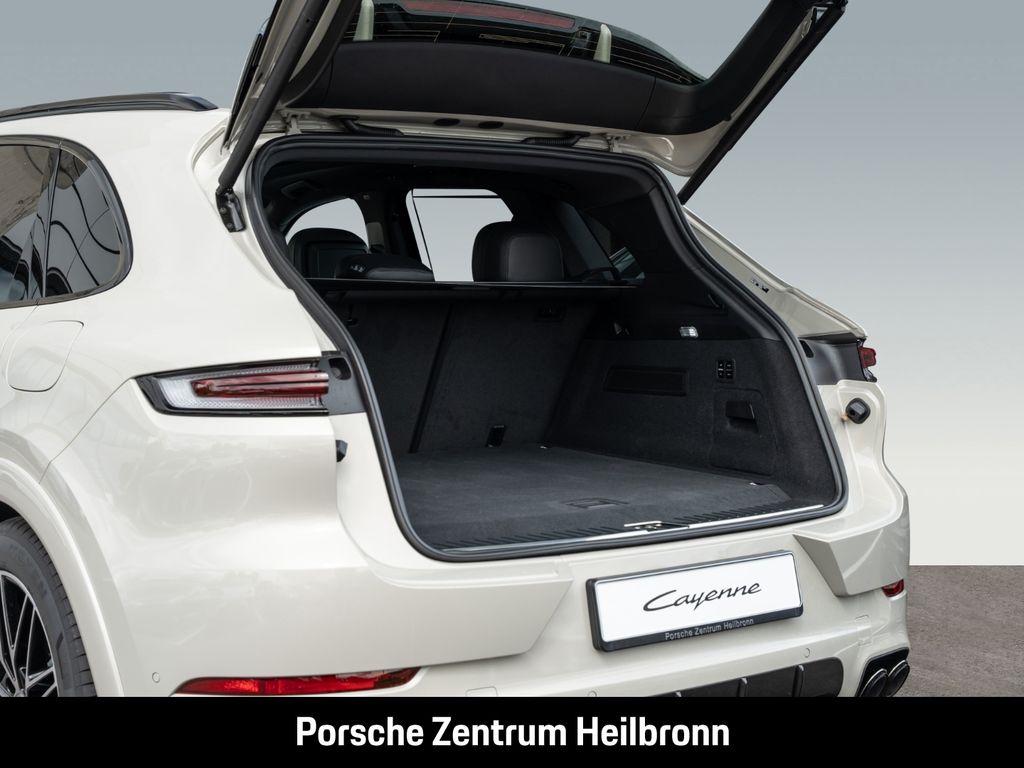 Porsche Cayenne 2025