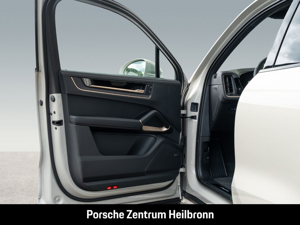 Porsche Cayenne 2025