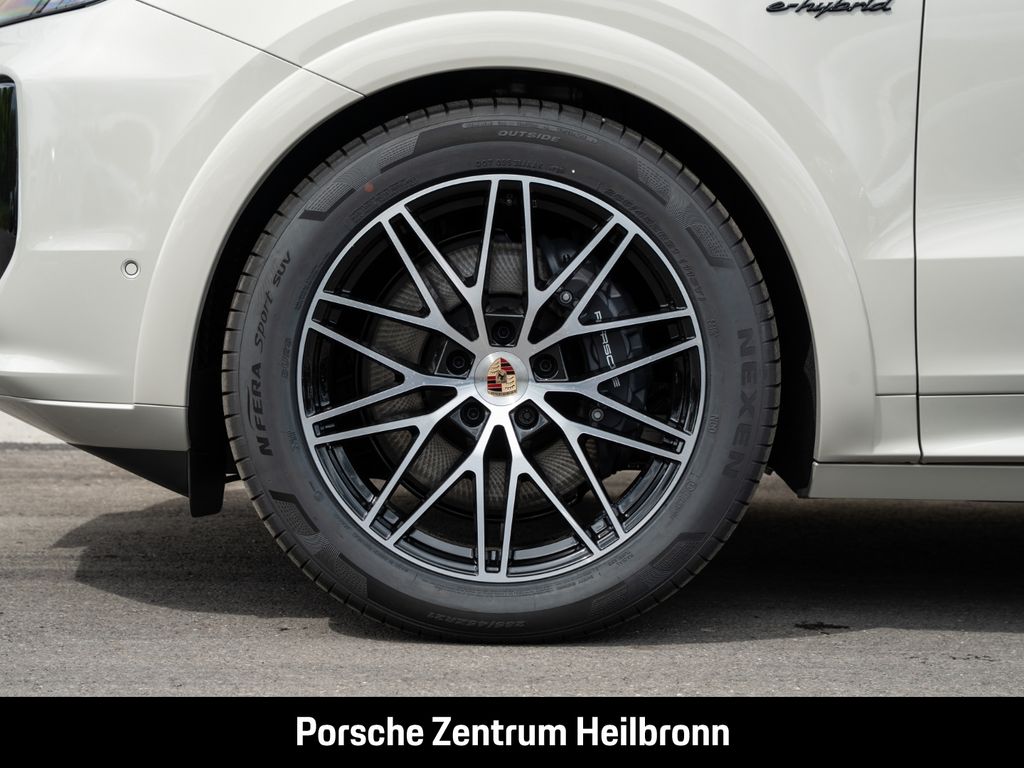 Porsche Cayenne 2025