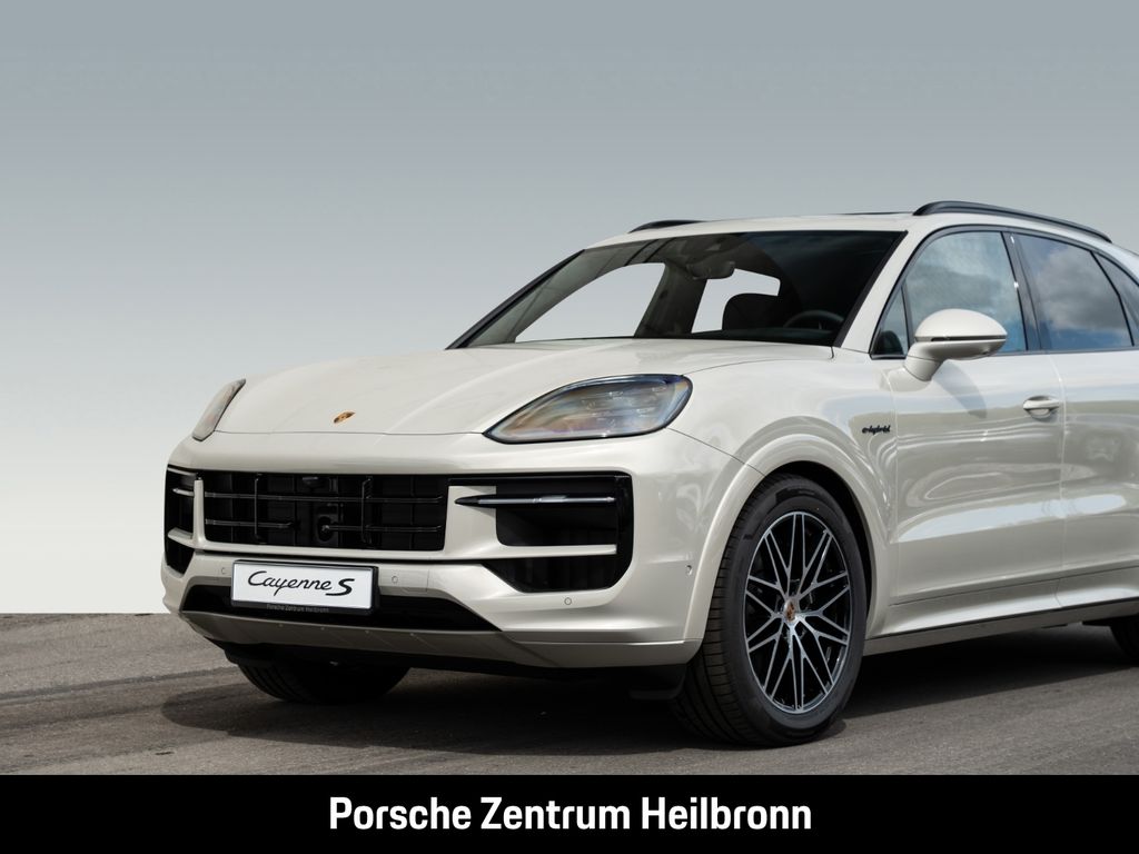 Porsche Cayenne 2025