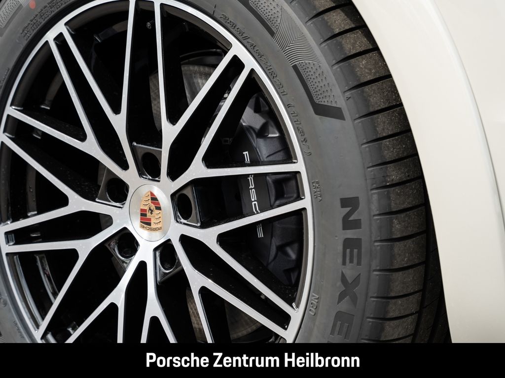 Porsche Cayenne 2025