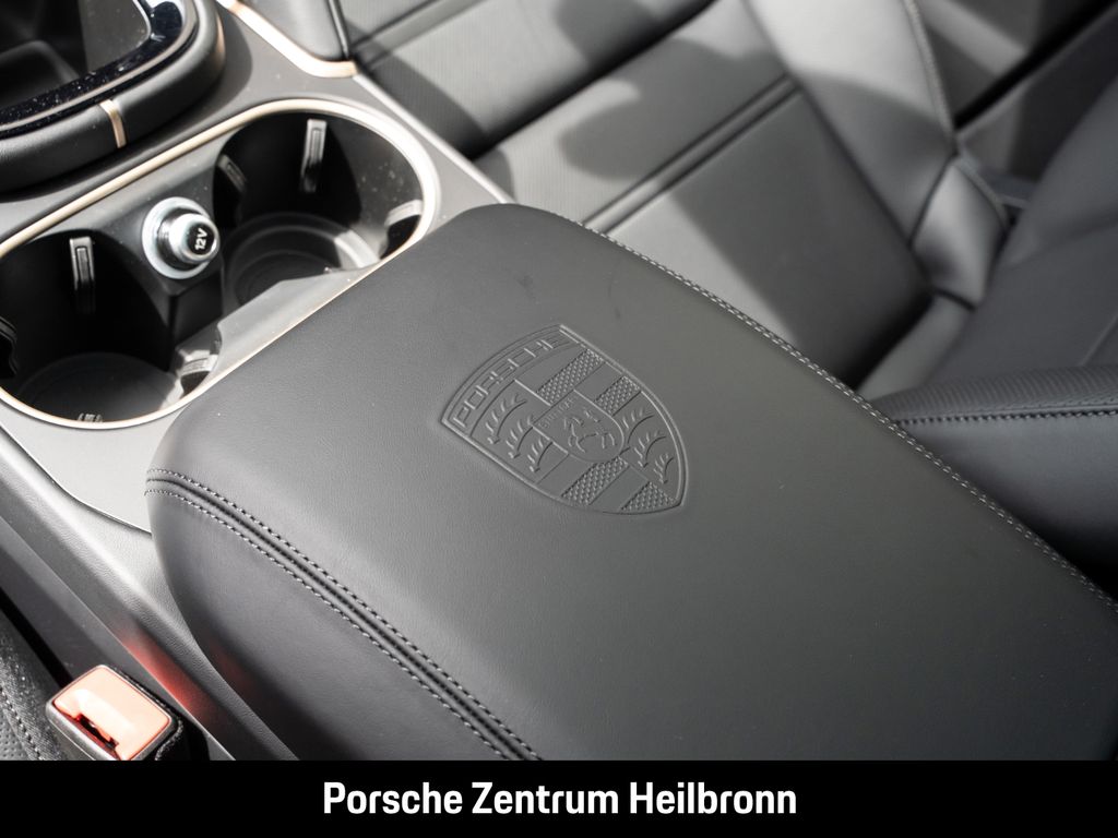 Porsche Cayenne 2025
