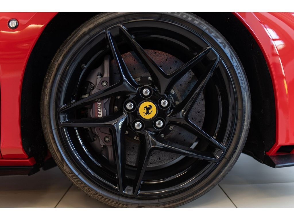 Ferrari F8 2021