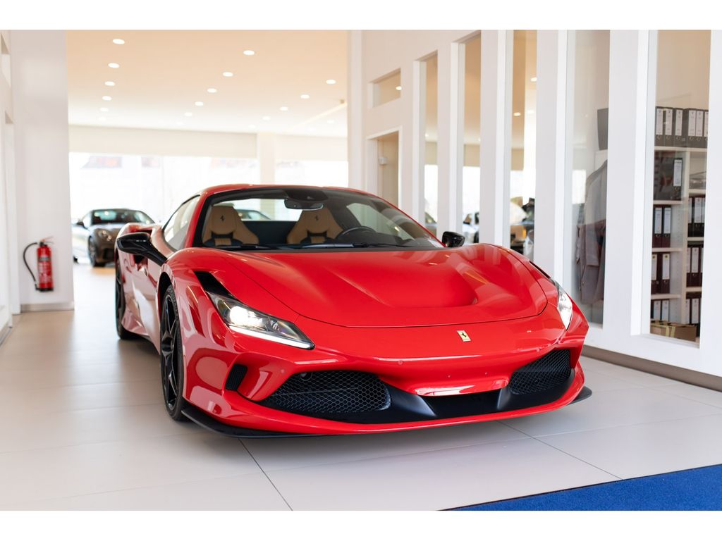 Ferrari F8 2021