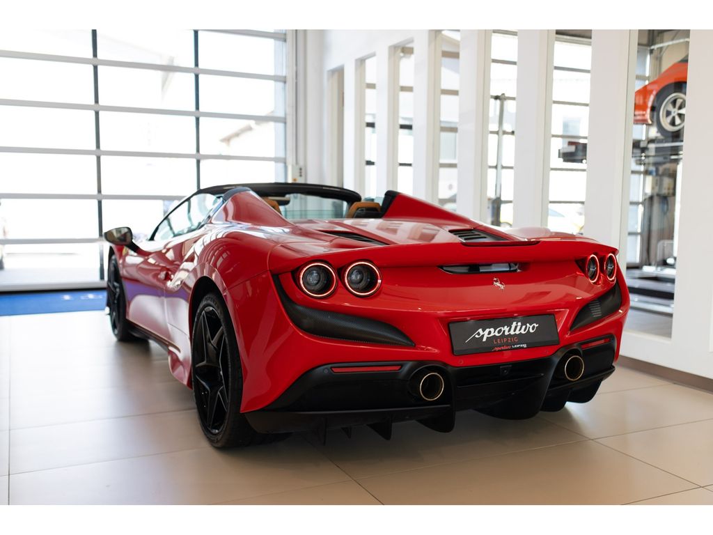 Ferrari F8 2021