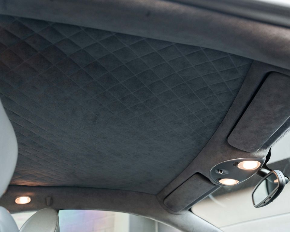 Aston Martin Vanquish 2003