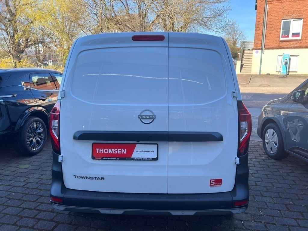 Nissan 2025