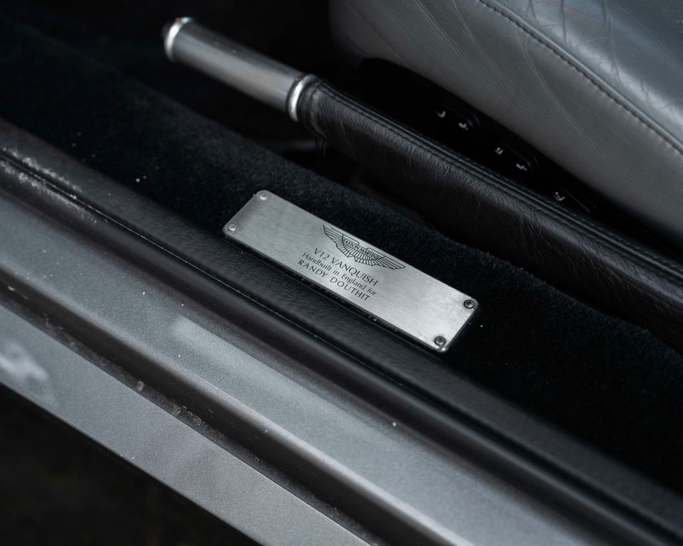 Aston Martin Vanquish 2003