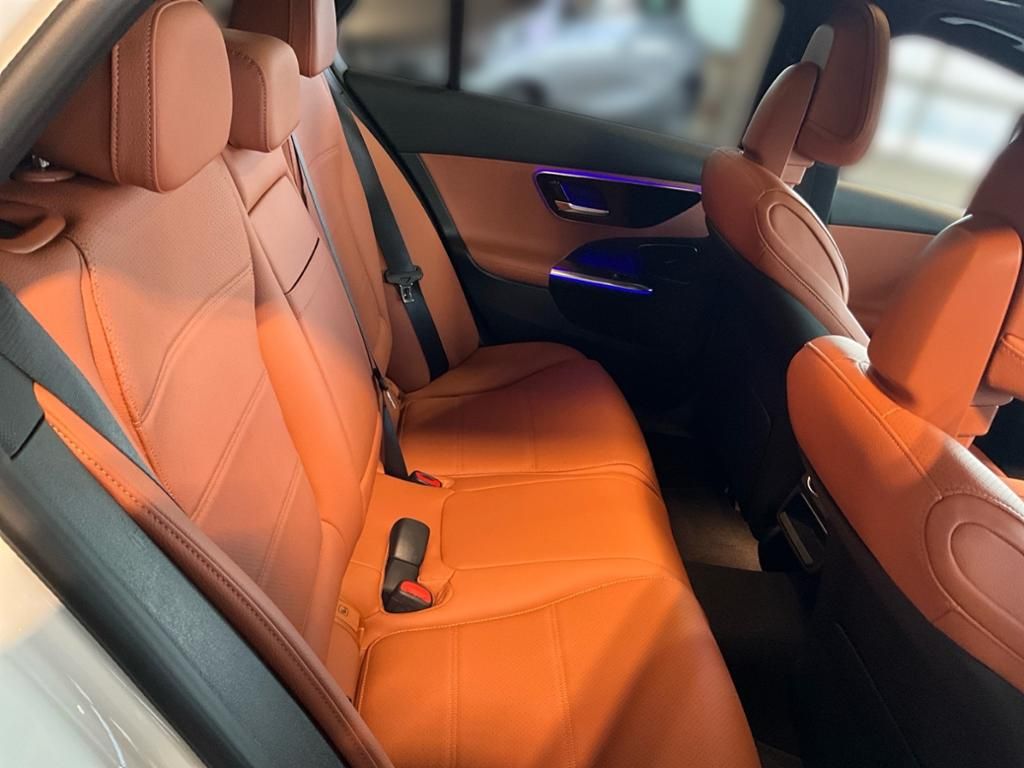 Mercedes-Benz C 300 2025