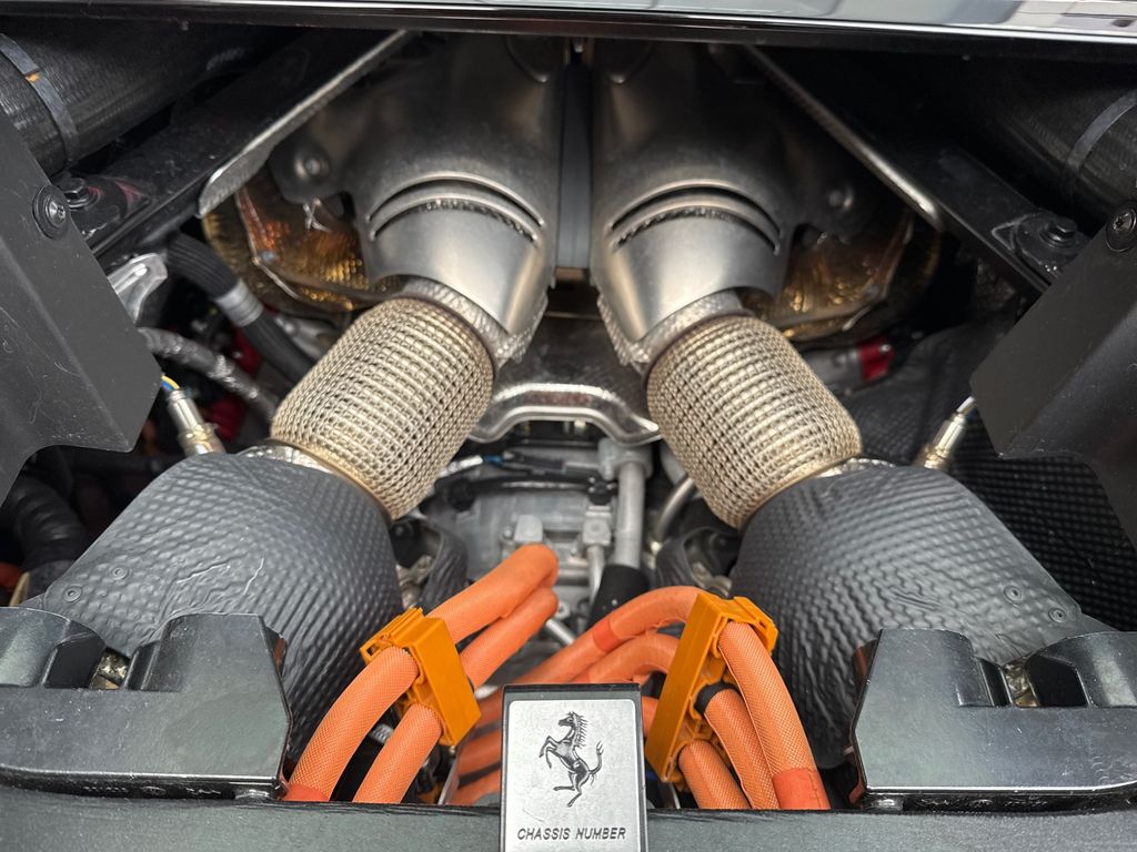 Ferrari 296 GTS 2023