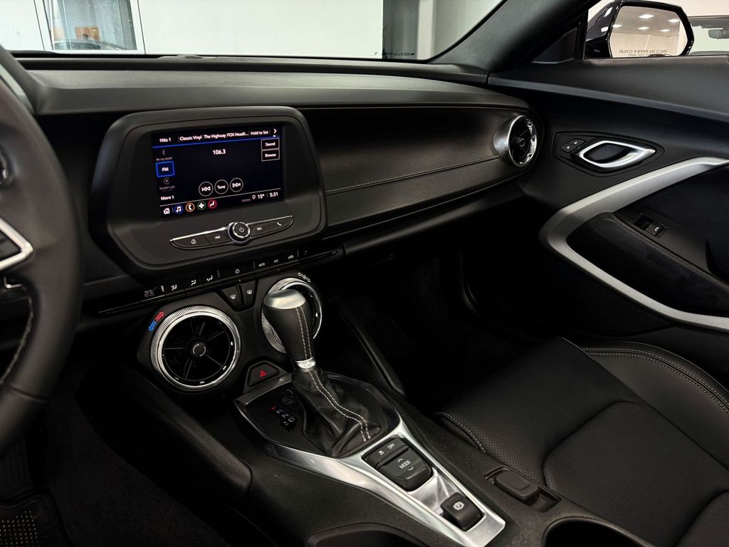 Chevrolet Camaro 2023