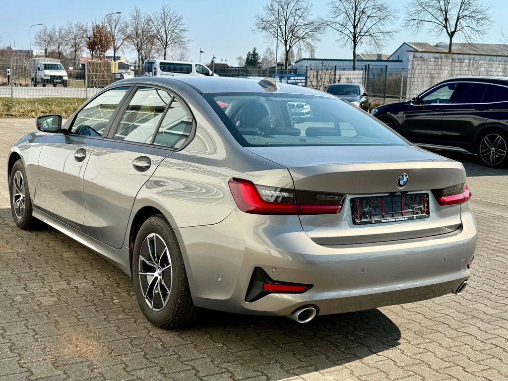 BMW 318 2022