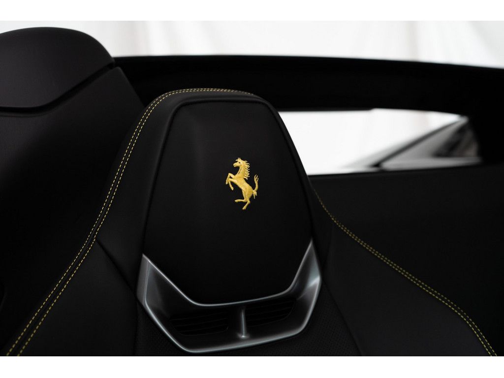 Ferrari 296 GTS 2024