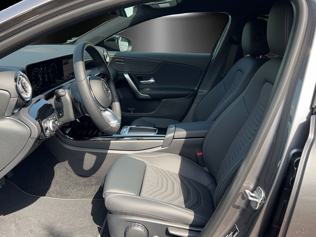 Mercedes-Benz A 200 2024