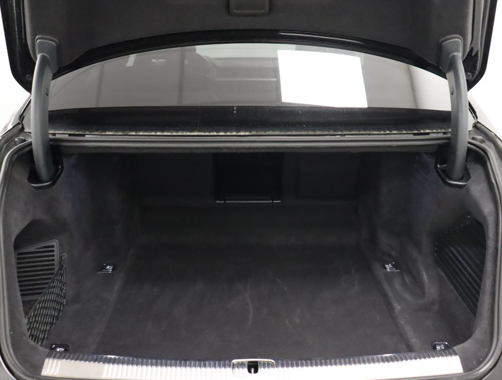 Audi A8 2024