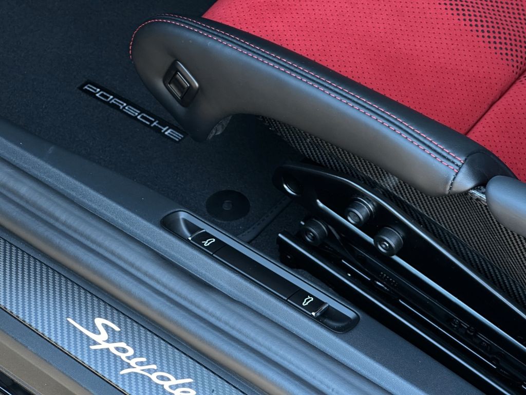 Porsche Boxster 2025