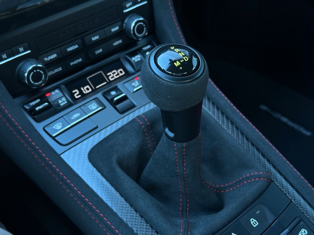 Porsche Boxster 2025