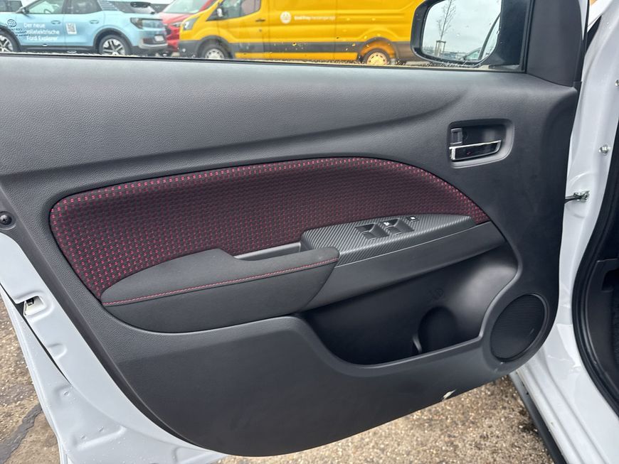 Mitsubishi Space Star 2025