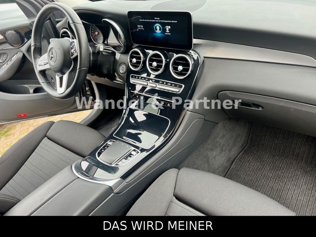 Mercedes-Benz GLC 300 2021
