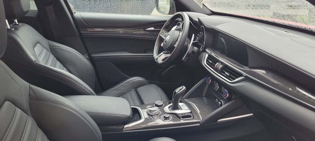 Alfa Romeo Stelvio 2024