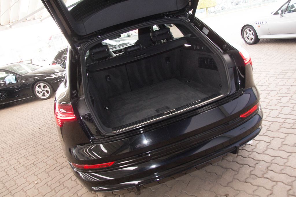 Audi e-tron 2023