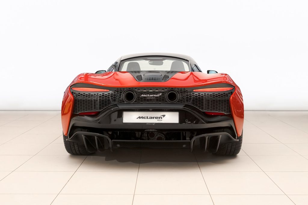 McLaren Artura 2024