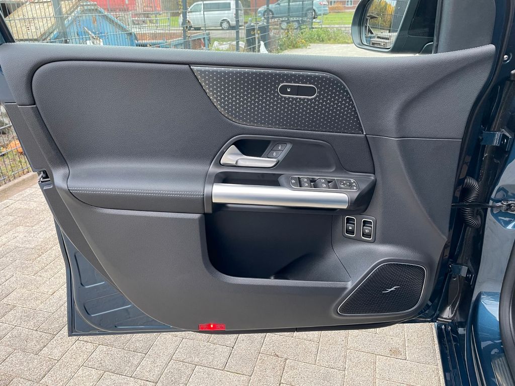 Mercedes-Benz B 250 2023