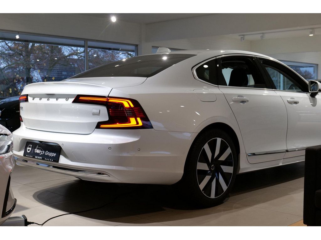 Volvo S90 2025