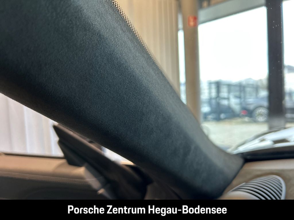 Porsche Boxster 2025