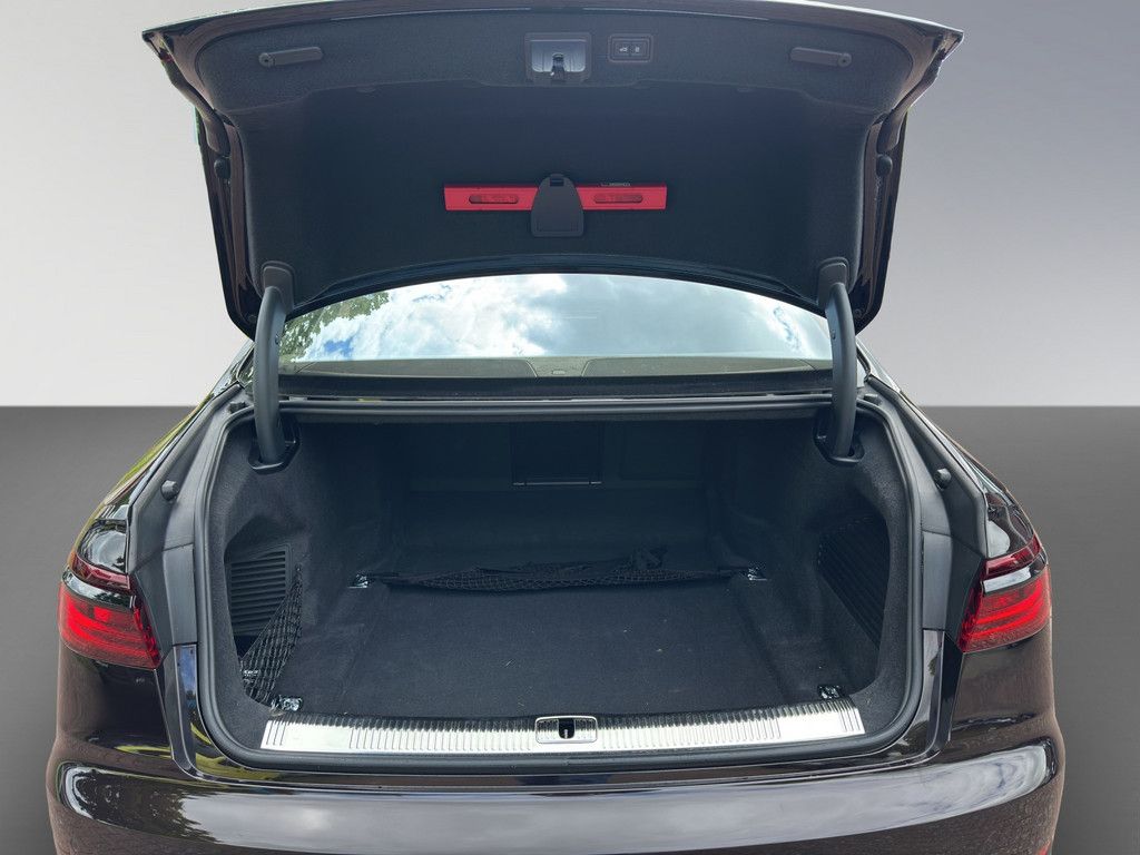 Audi A8 2024