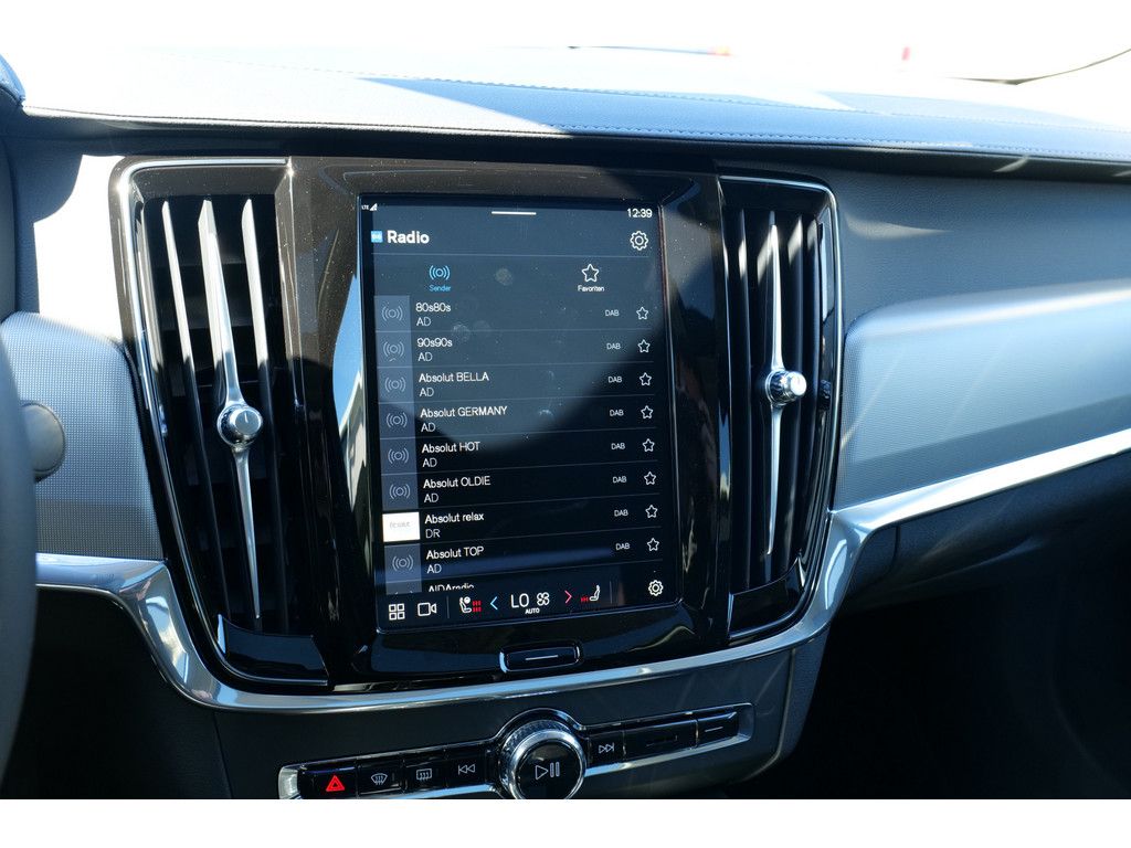 Volvo S90 2025