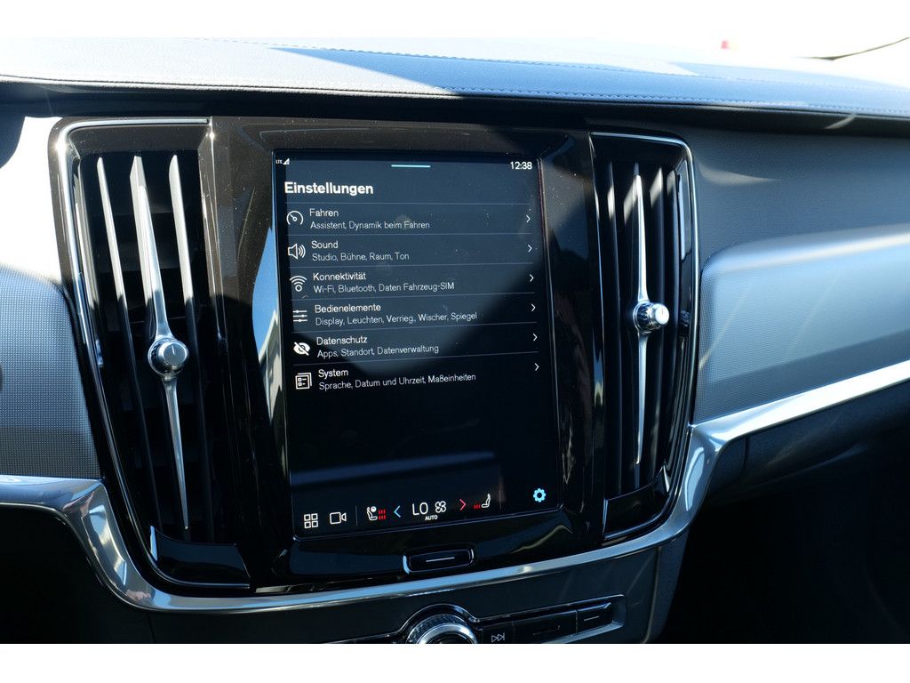 Volvo S90 2025