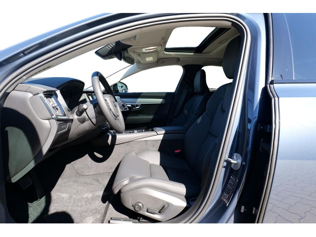 Volvo S90 2025