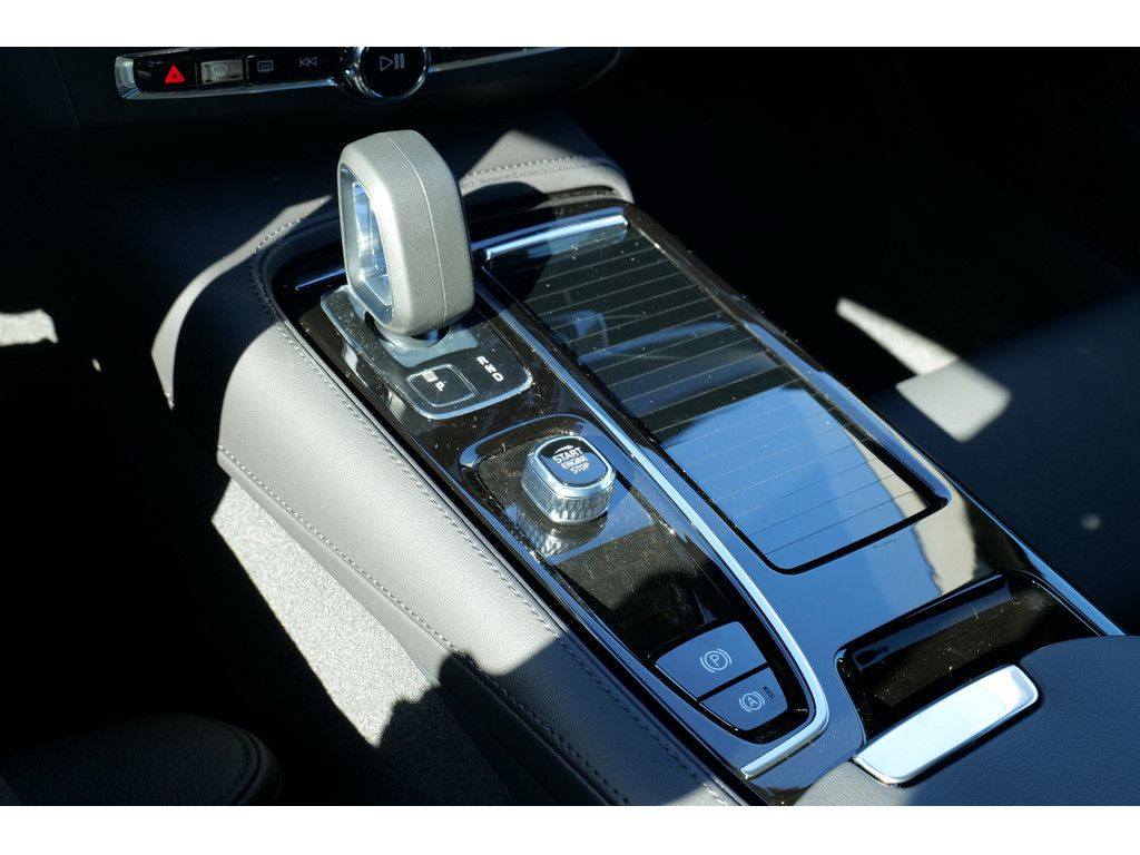 Volvo S90 2025