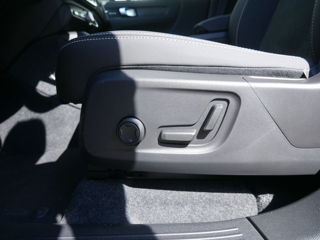 Volvo EX40 2025