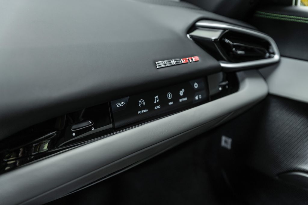 Ferrari 296 GTB 2022