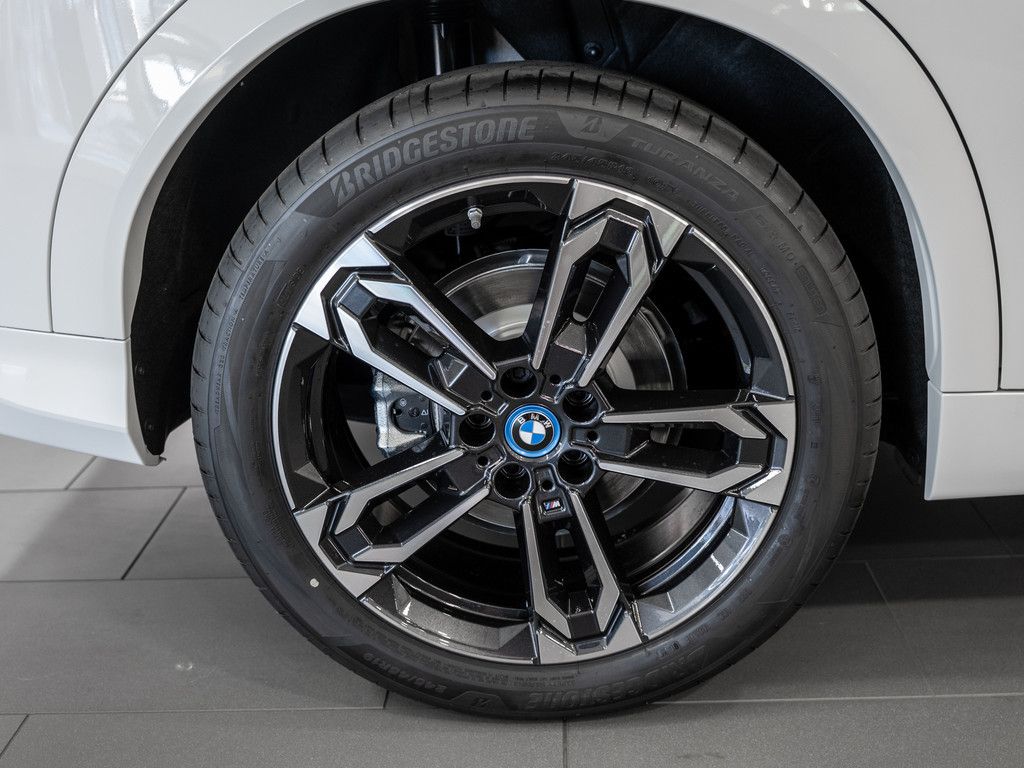 BMW iX2